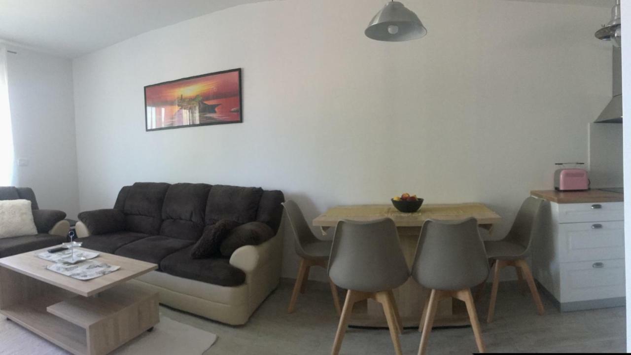 Holly Apartman Umag Eksteriør bilde